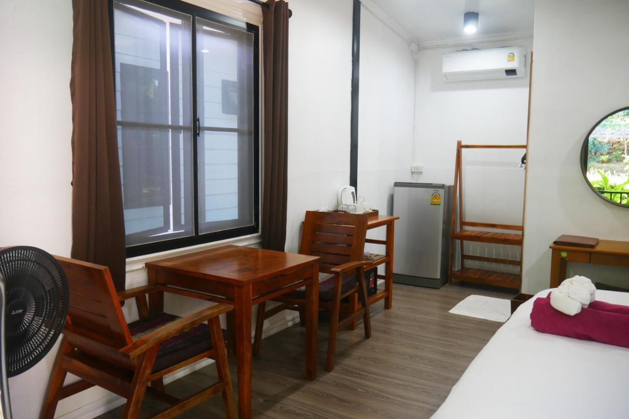 Big Elk Steak House - Homestay Trat Exterior foto